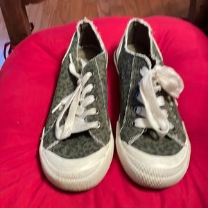 Green leopard print rocket dogs